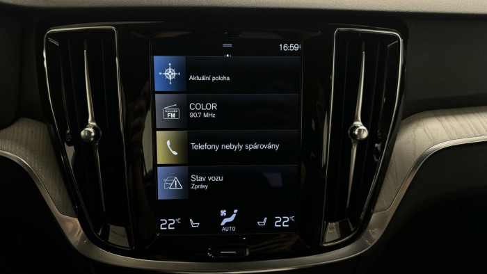 Volvo V60 CROSS COUNTRY B4 REZERVACE