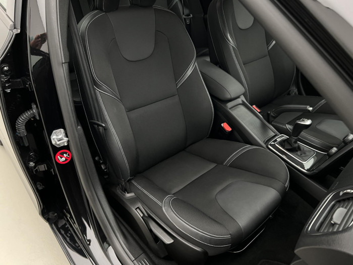 Volvo V40 D4 MOMENTUM AUT 2.0 d Momentum