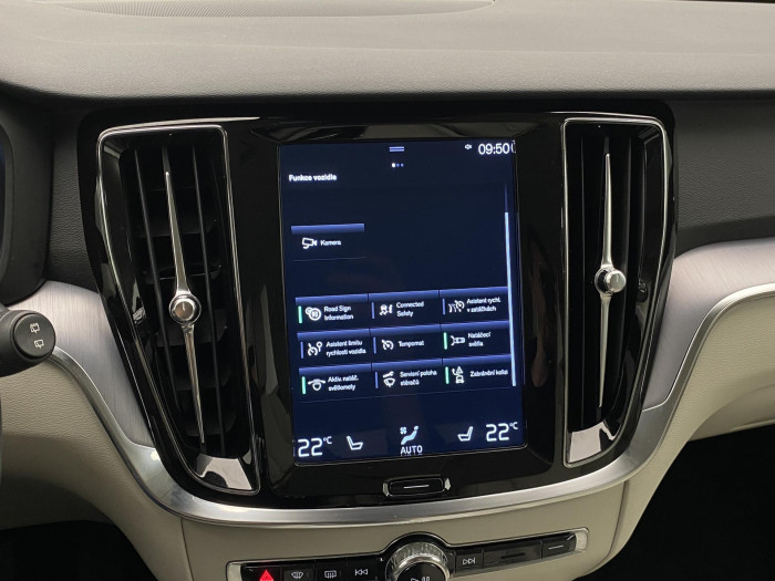 Volvo V60 CC D4 AWD MOMENTUM AUT CZ 2.0 d CC CC Momentum