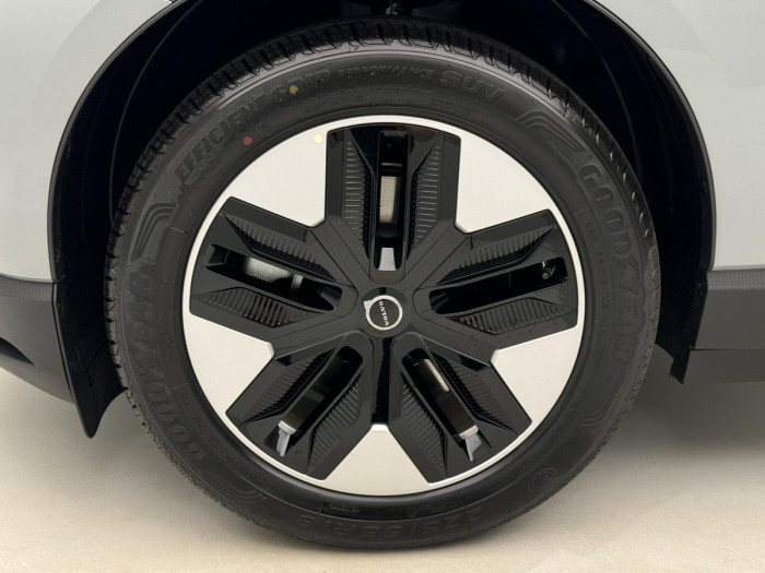Volvo EX30 PURE ELECTRIC RECHAR. CORE RWD