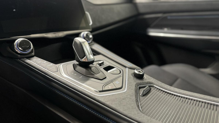 Lynk & Co 01 PHEV DCT AUT