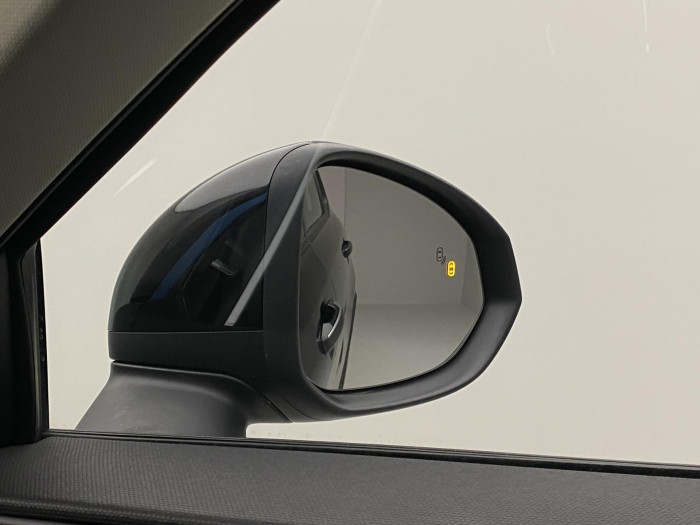 Lynk & Co 01 HEV DCT AUT 1.maj