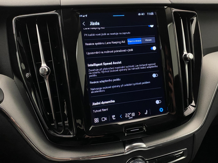 Volvo XC60 B5 AWD DARK PLUS REZERVACE