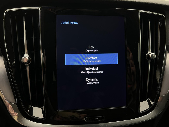 Volvo V60 D3 MOMENTUM PRO 1.maj. 2.0 d Momentum