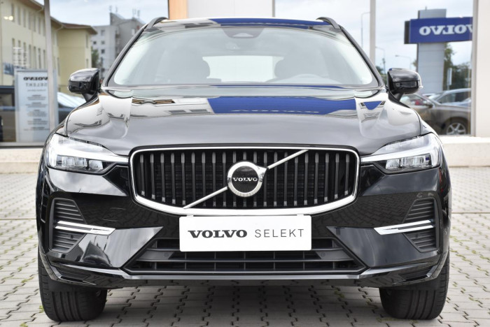 Volvo XC60 B4 AWD MOMENTUM REZERVACE 2.0 Momentum