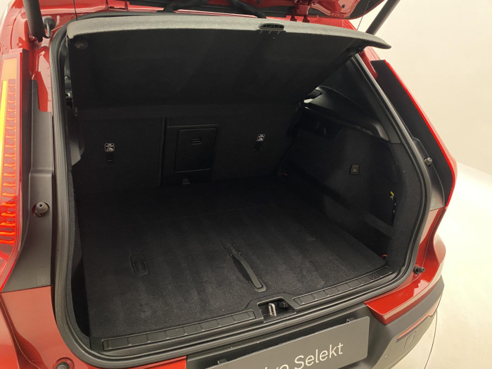 Volvo XC40 T4 MOMENTUM AUT CZ 2.0 Momentum