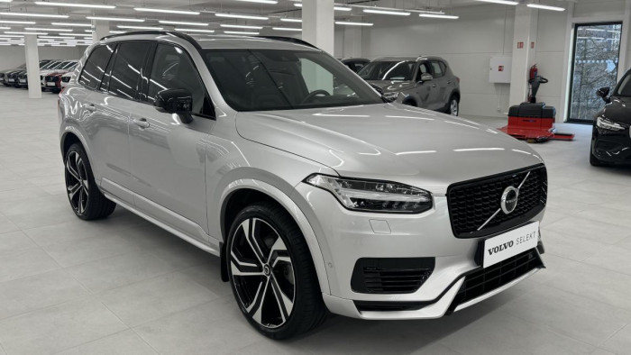Volvo XC90 T8 AWD R-DESIGN REZERVACE