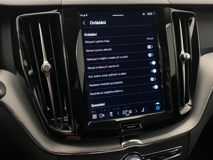 Volvo XC60 B4 AWD PLUS DARK AUT CZ