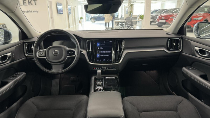 Volvo V60 T6 AWD RECHARGE AT REZERVACE 2.0 AT