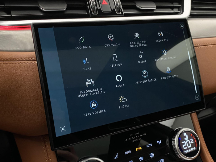 Jaguar F-Pace REZERVACE