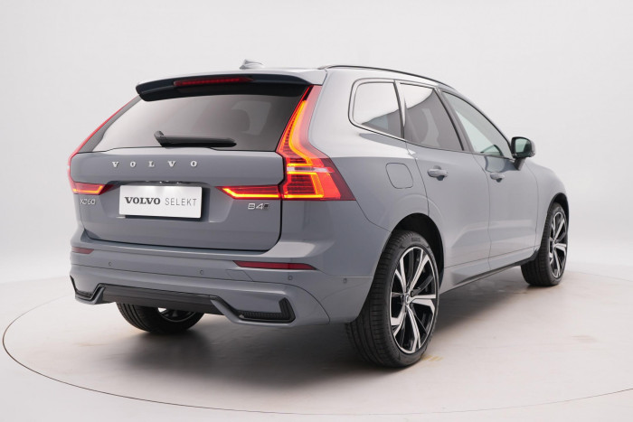 Volvo XC60 B4 AWD ULTIMATE DARK 1.maj.