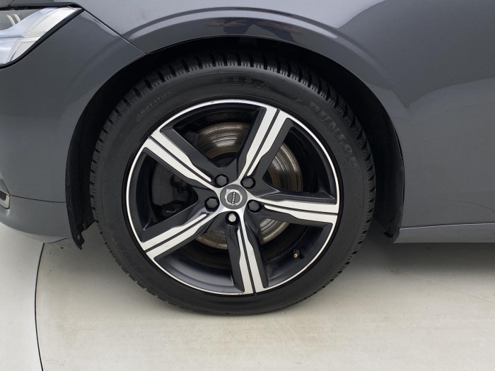 Volvo V90 D5 AWD R-DESIGN REZERVACE 2.0 d