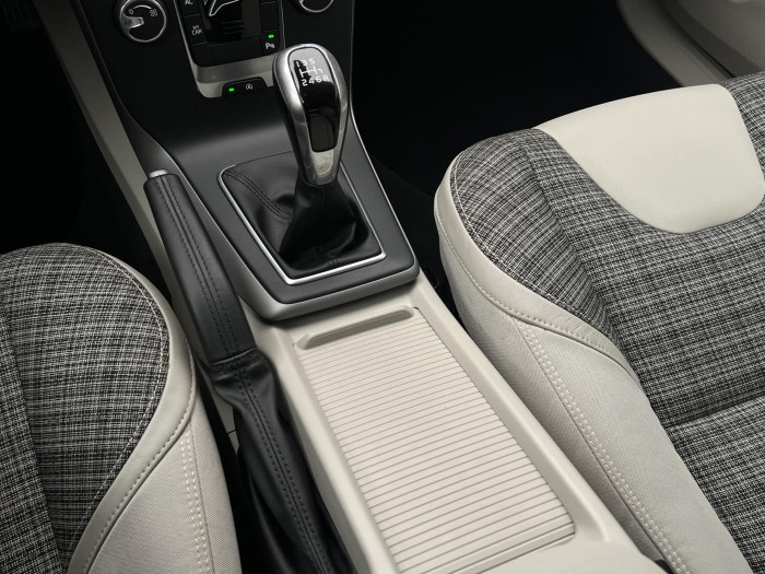 Volvo V40 D3 MOMENTUM CZ 2.0 d Momentum