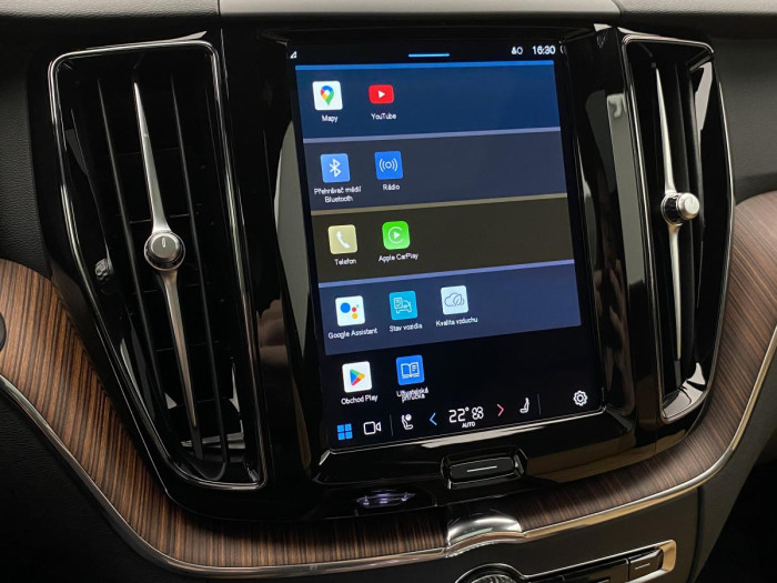 Volvo XC60 T6 AWD AT RECHARGE BRIGHT PLUS 2.0 AT Plus