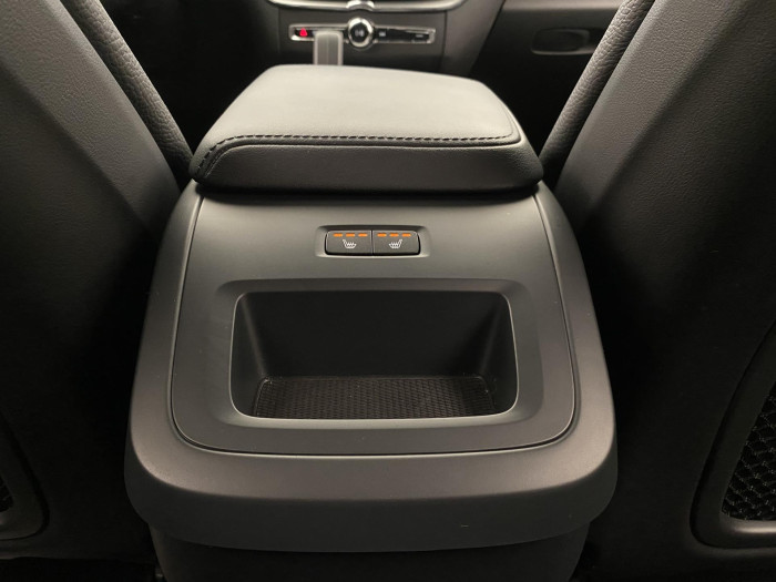 Volvo XC60 B4 AWD DARK PLUS AUT