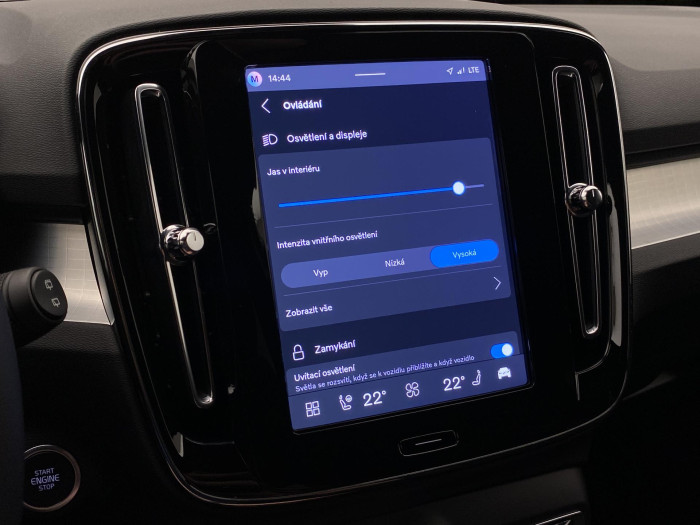 Volvo XC40 B4 PLUS BLACK EDITION AUT CZ