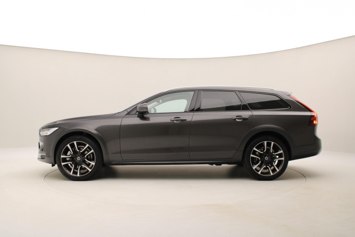 Volvo V90 CC B4 AWD ULTIMATE REZERVACE 2.0 CC CC