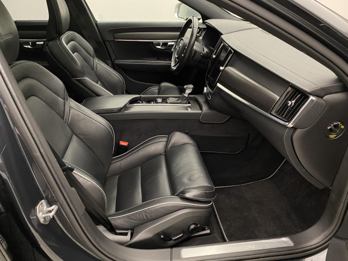 Volvo V90 D5 AWD R-DESIGN REZERVACE 2.0 d