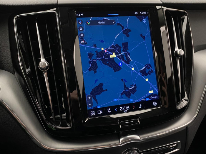Volvo XC60 B4 MOMENTUM AUT REZERVACE 2.0 Momentum
