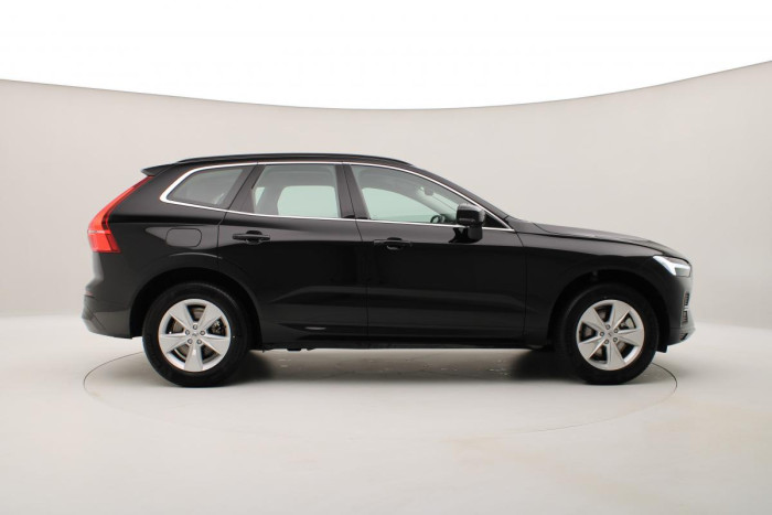 Volvo XC60 B4 MOMENTUM PRO AUT REZERVACE 2.0 Momentum
