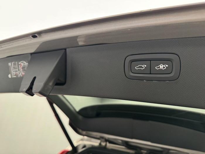 Volvo XC90 B5 AWD R-DESIGN AUT CZ