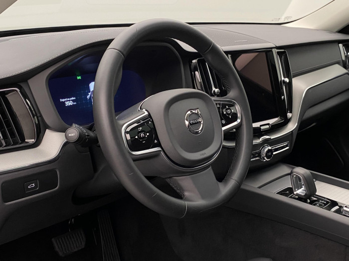 Volvo XC60 B4 AWD R-DESIGN AUT CZ