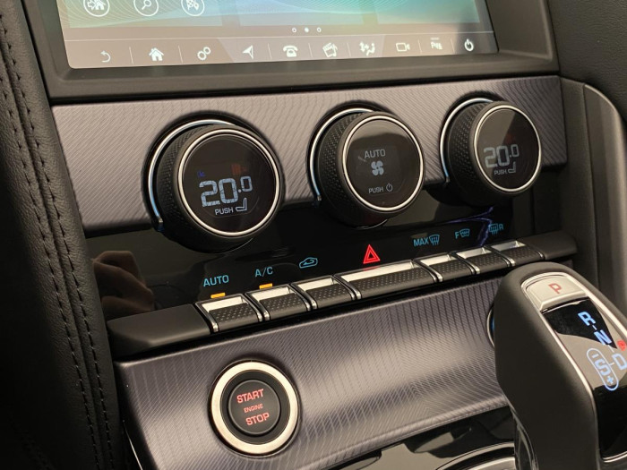 Jaguar F-Type P300 CABRIOLET RWD