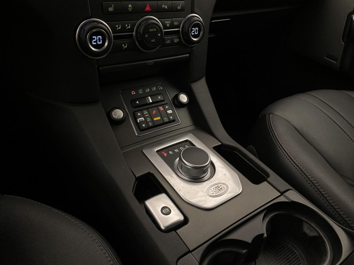 Land Rover Discovery 3.0 TDV6 S AWD REZERVACE