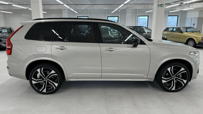 Volvo XC90 B5 AWD R-DESIGN AUT REZERVACE