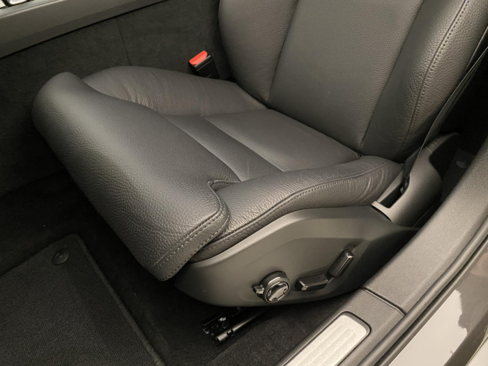 Volvo V60 B4 PLUS DARK AUT 1.maj.