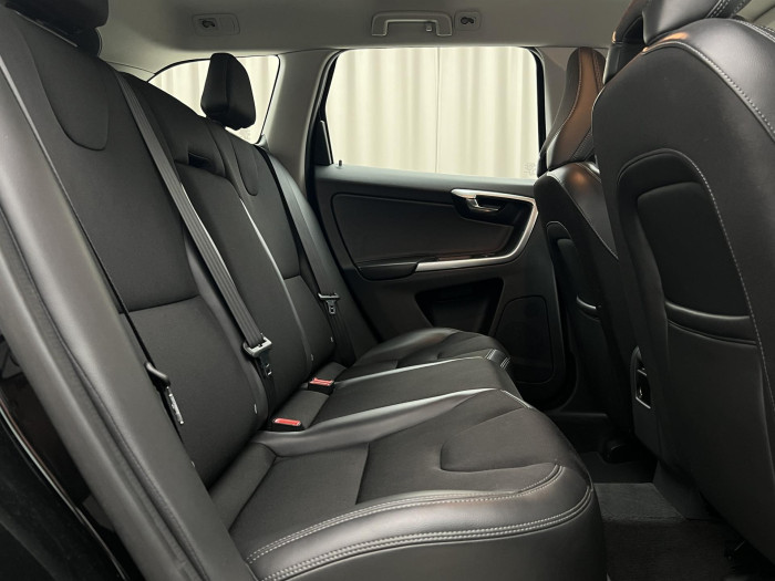 Volvo XC60 D4 AWD MOMENTUM AUT CZ 2.4 d Momentum