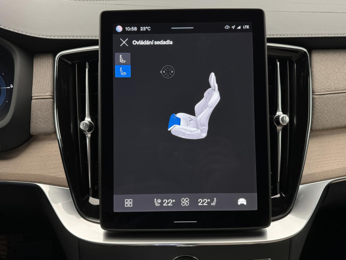 Volvo XC90 T8 AWD RECHARGE CZ REZERVACE