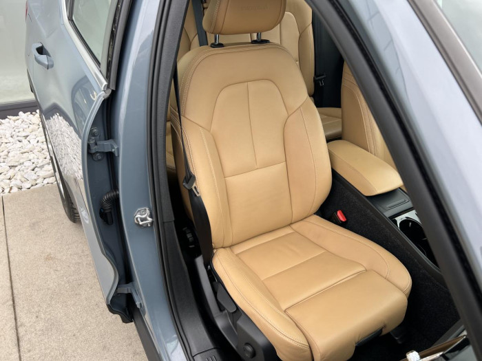 Volvo XC40 D4 AWD INSCRIPTION Aut CZ 2.0 d