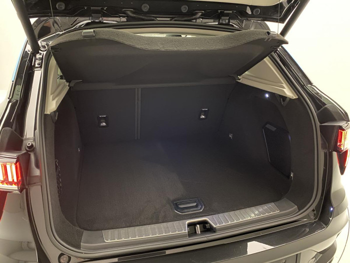 Lynk & Co 01 PHEV DCT AUT 1.maj. REZERVACE