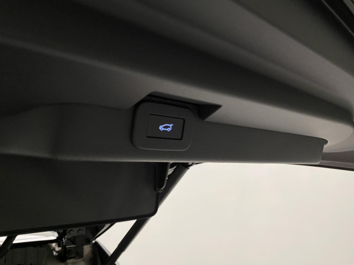 Land Rover Discovery D250 Dynamic SE REZERVACE 3.0 d Dynamic SE