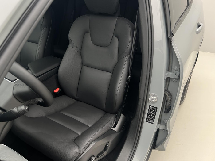Volvo XC60 B4 AWD PLUS DARK AUT 1.maj.