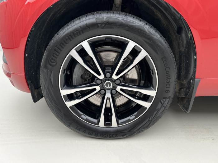 Volvo XC60 B5 AWD MOMENTUM AUT 2.0 Momentum