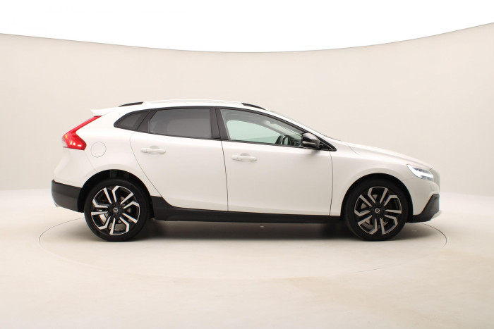 Volvo V40 CC T3 SUMMUM AUT CZ REZERVACE 1.5 CC CC Summum