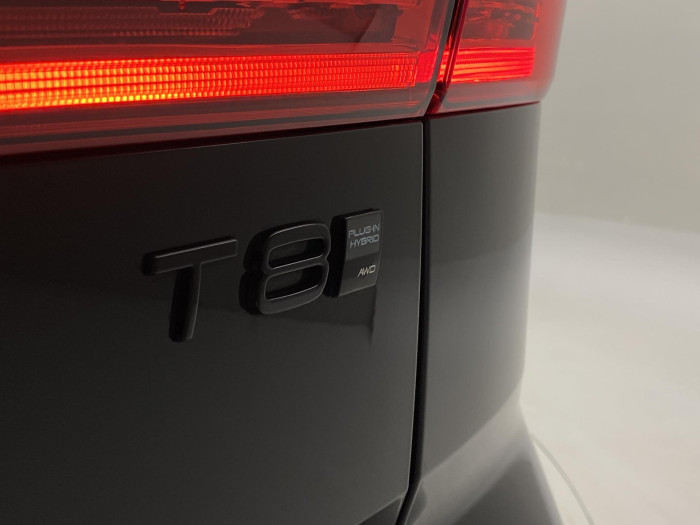 Volvo XC60 T8 AWD PLUG-IN PLUS REZERVACE