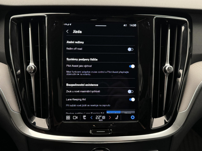 Volvo V60 CC B5 AWD PLUS REZERVACE