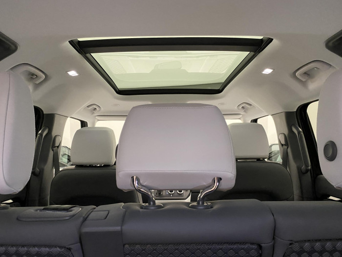 Land Rover Defender 110 D250X-DYNAMIC SE REZERVACE 3.0 d Dynamic SE