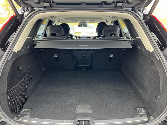 Volvo XC60 B4 AWD DARK PLUS Aut 1.maj. 2.0 Plus