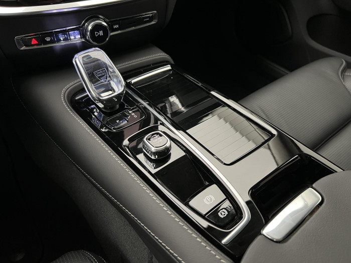 Volvo V60 T6 AWD RECHARGE ULTRA BRIGHT