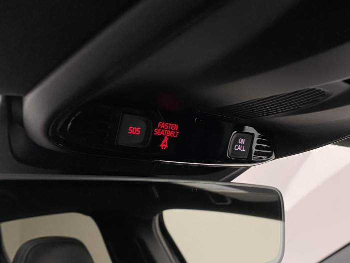 Volvo V40 T3 R-DESIGN AUT 1.maj.