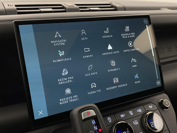 Land Rover Defender OCTA BLACK P635