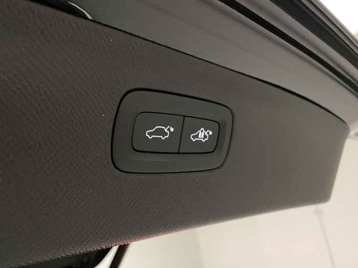 Volvo XC90 B5 AWD INSCRIPTION REZERVACE