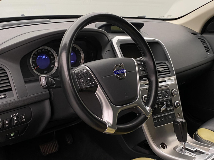 Volvo XC60 D5 AWD SUMMUM AUT CZ 2.4 d Summum