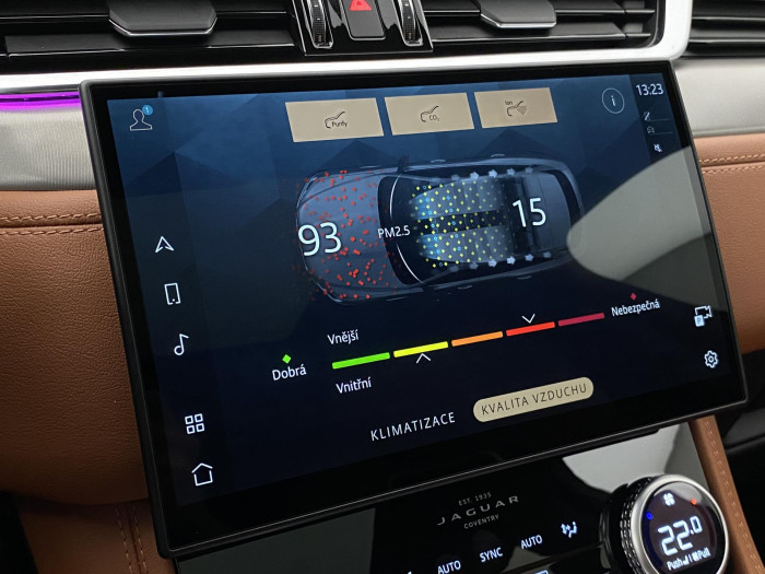 Jaguar F-Pace D300 R-DYNAMIC HSE REZERVACE 3.0 d Dynamic