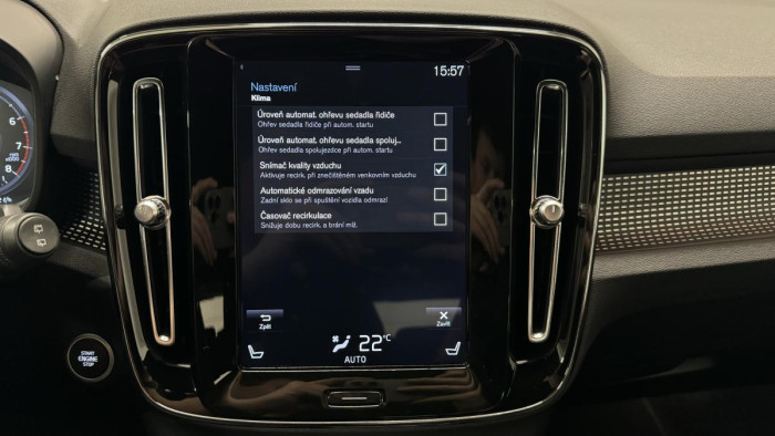 Volvo XC40 T4 R-DESIGN AUT REZERVACE