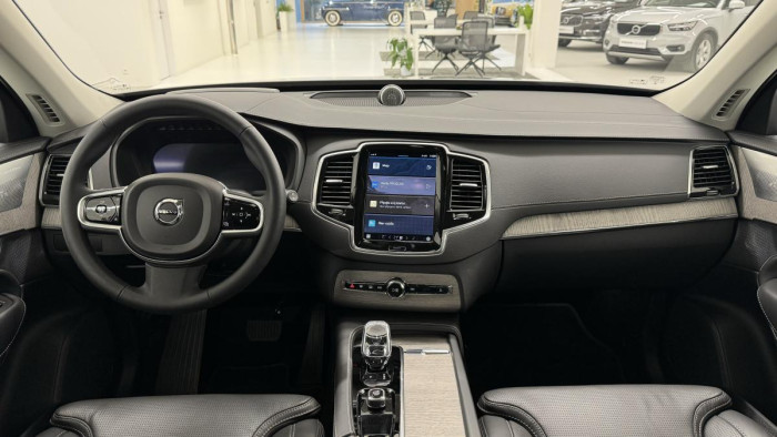 Volvo XC90 B5 AWD ULTIMATE REZERVACE